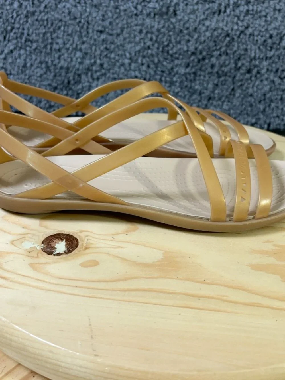 Crocs Sandals Isabella Jelly Flats Womens Size 9 Gold Slip On Strappy Open Toe
